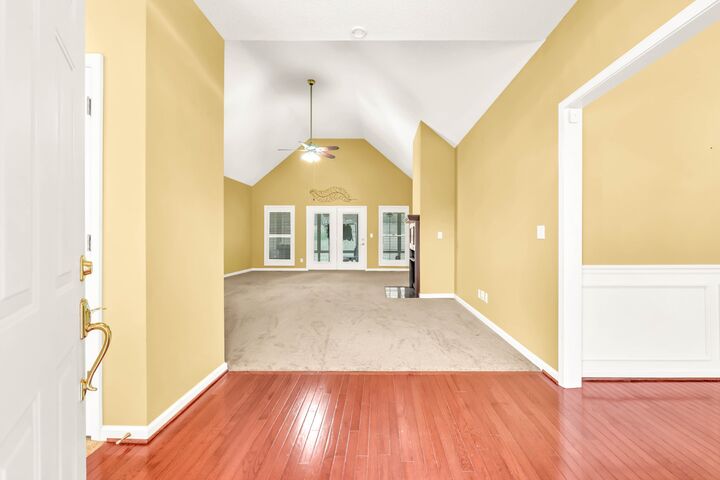 Property Photo: 453 Stonemeadow Rd TN 37043