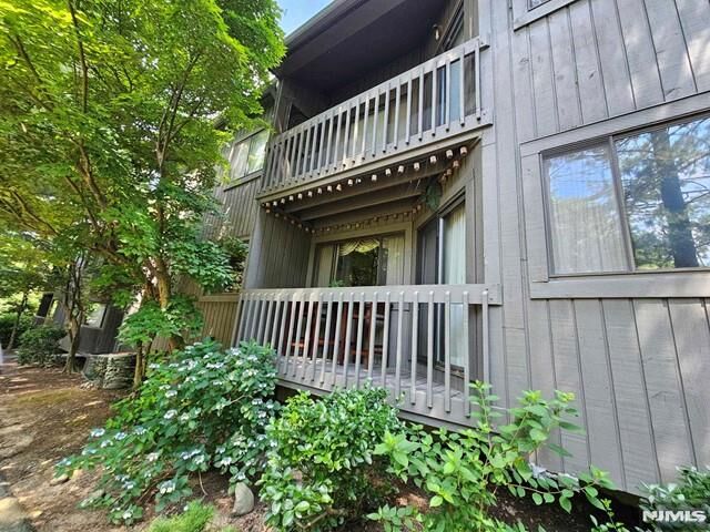 Property Photo:  272 Redwood Court 10  NJ 07446 