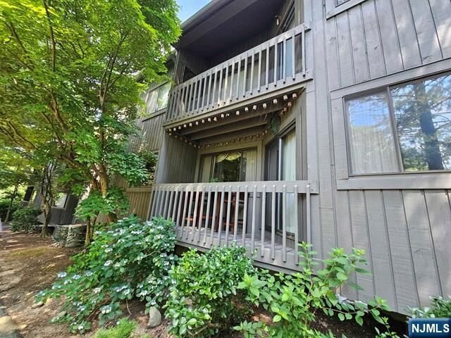 Property Photo:  272 Redwood Court 10  NJ 07446 