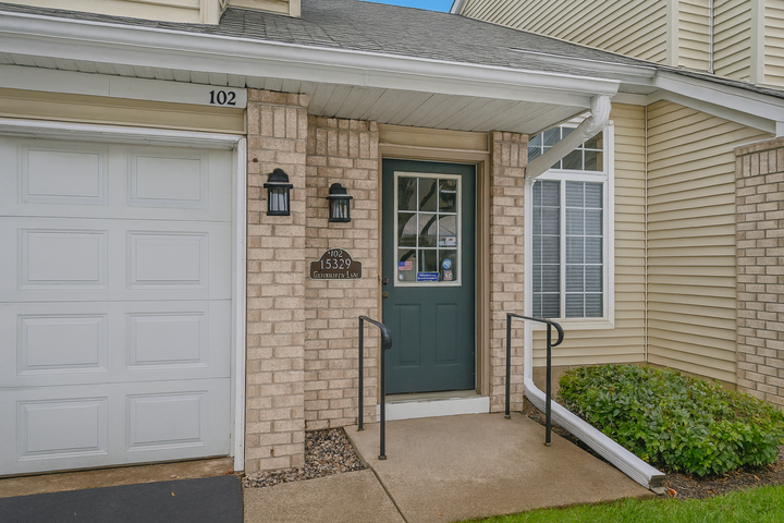 Property Photo:  15329 Greenhaven Lane 102  MN 55306 