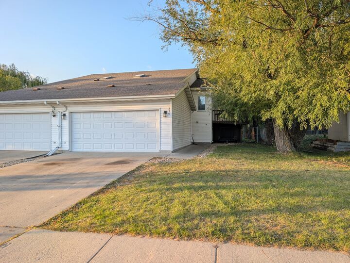Property Photo:  830 12th Avenue W  ND 58078 