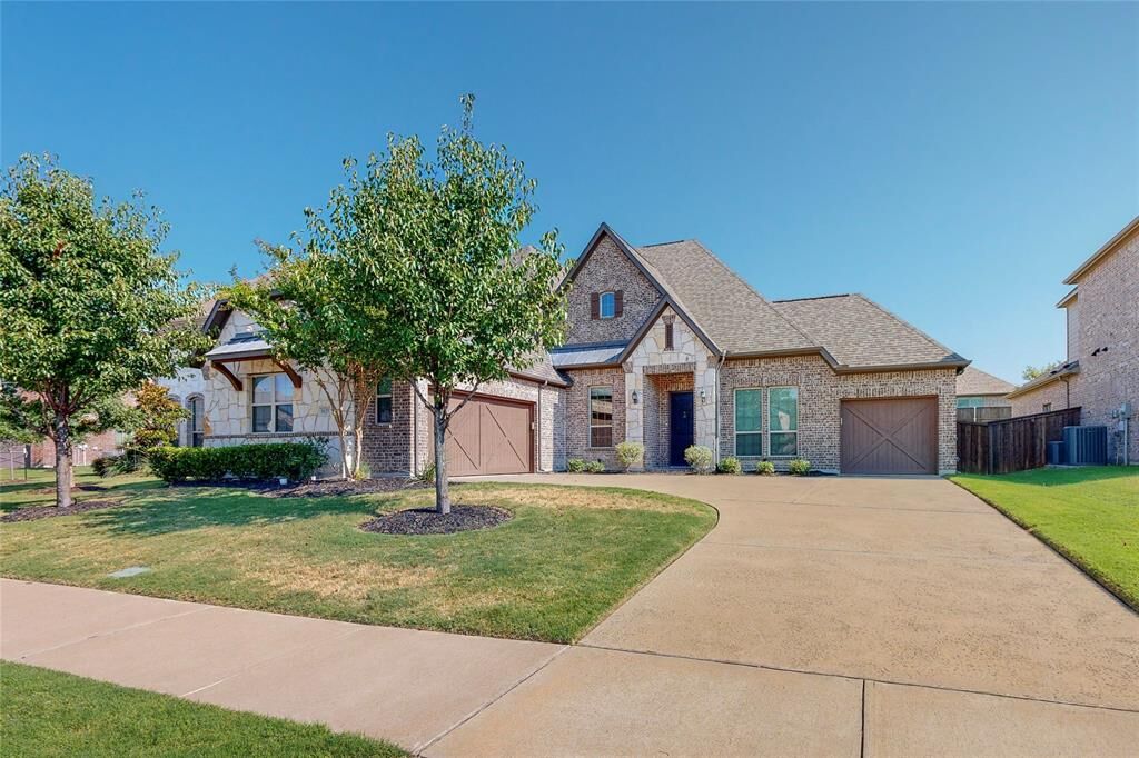 Property Photo: 1025 Calm Crest Drive TX 75087