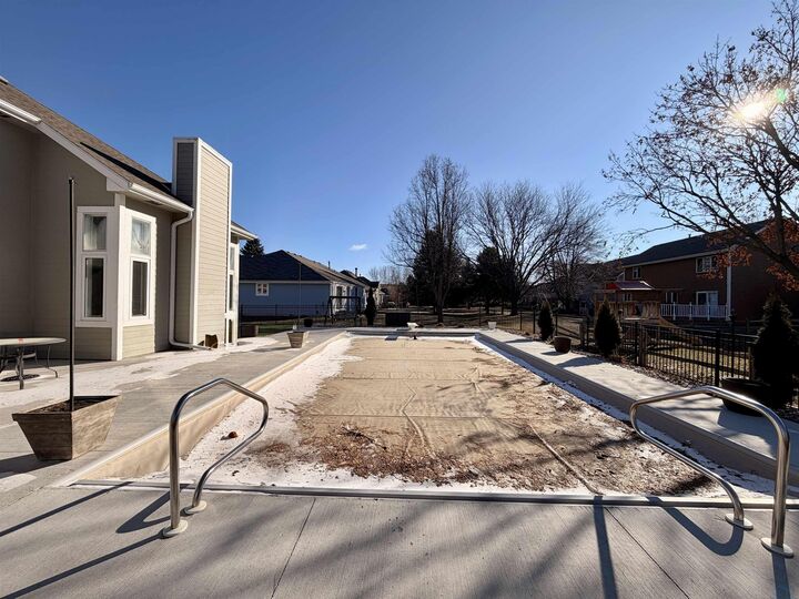 Property Photo: 186 Levee Trail SD 57049