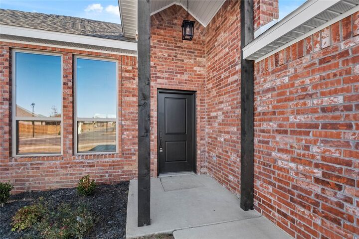 Property Photo:  4608 W Triangle Street  AR 72704 