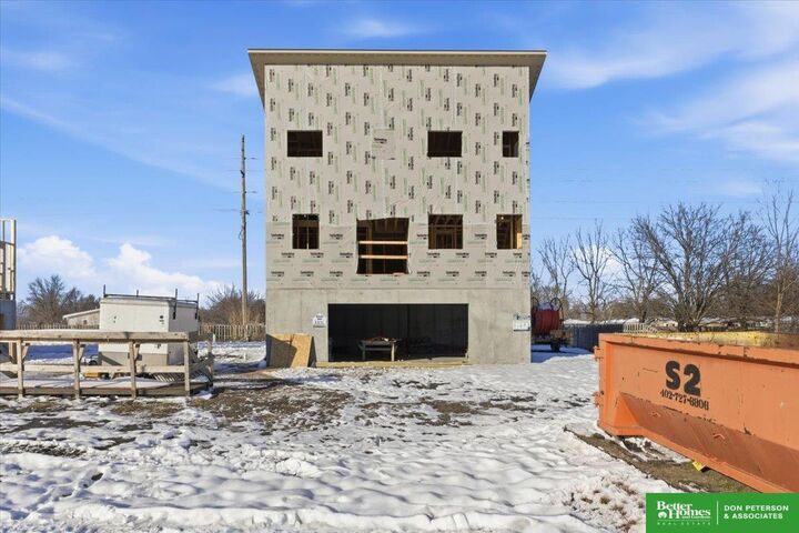 Property Photo:  504 Hidden Meadows Drive  NE 68025 