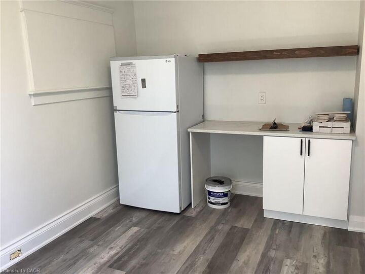 Property Photo:  90 Kent Street S 4  ON N3Y 2X9 