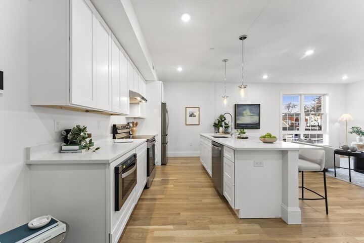 Property Photo: 272 Lincoln St 301 MA 01752