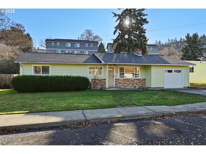2500 Wright St  The Dalles OR 97058 photo