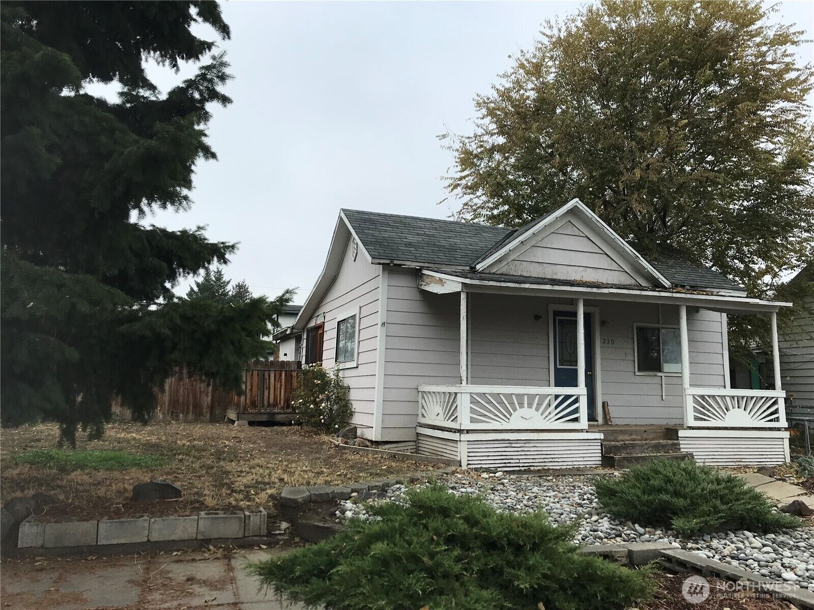 Property Photo: 230 N Emerson WA 98801