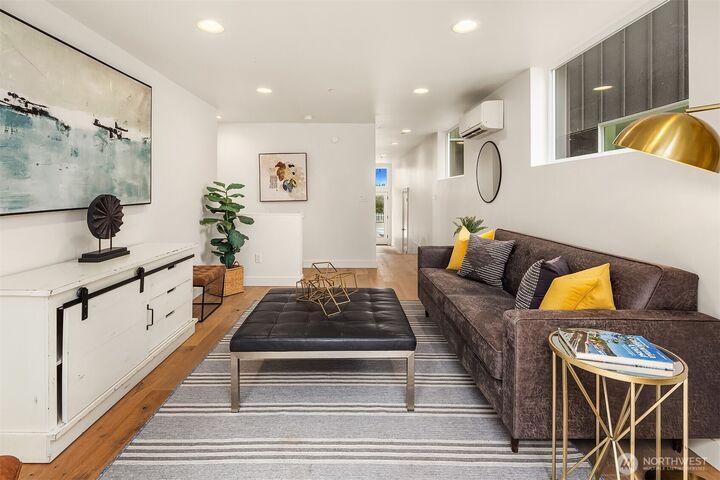 Property Photo:  13548  39th Avenue NE  WA 98125 