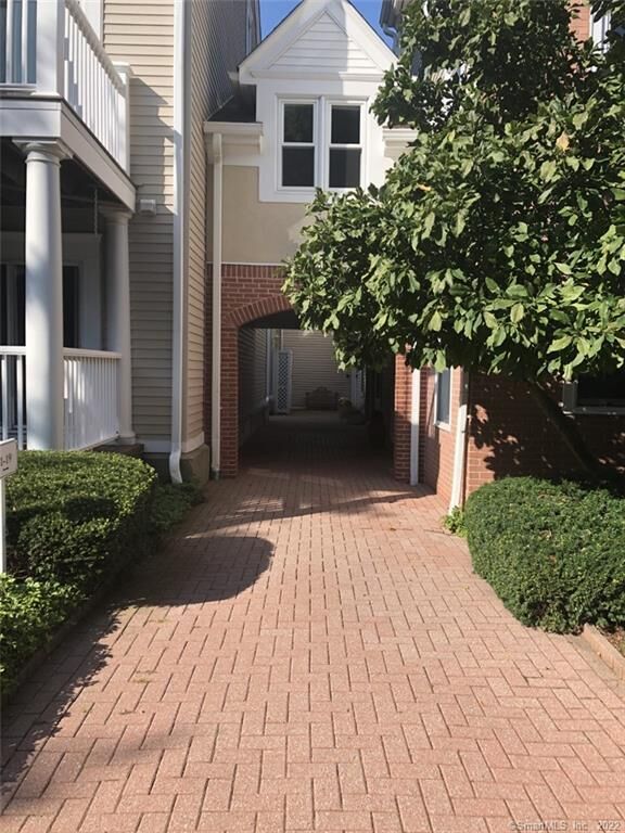 Property Photo:  51 Forest Avenue Apt 19  CT 06870 