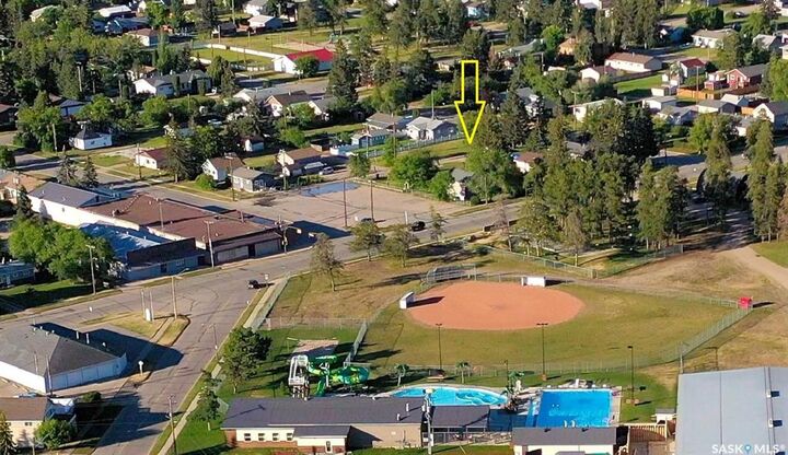 Property Photo:  106 4th Street N  SK S0E 1E0 