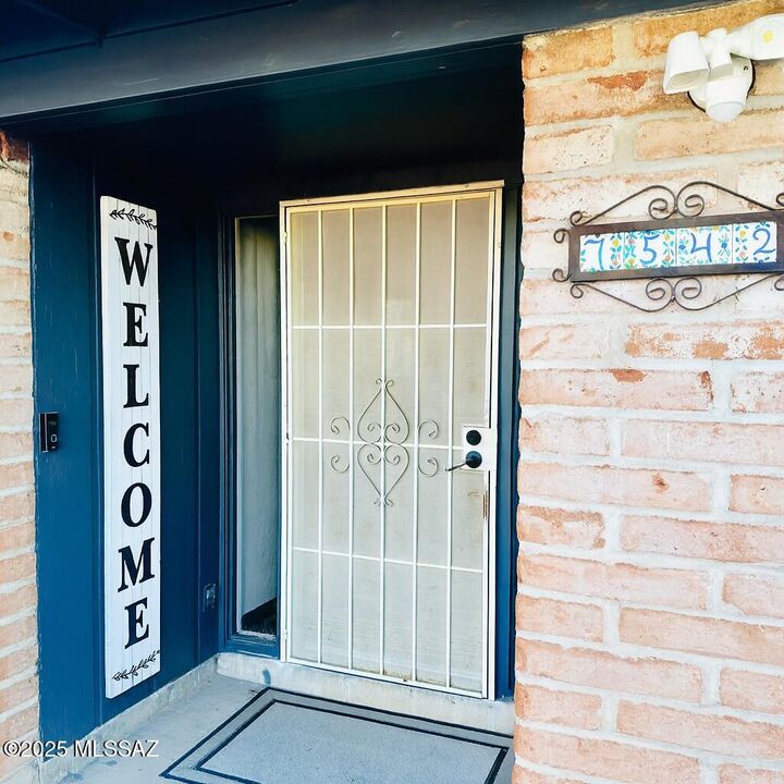 Property Photo:  7542 E 38th Street  AZ 85730 