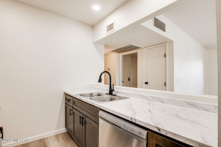 Property Photo:  8080 E Speedway Boulevard 607  AZ 85710 