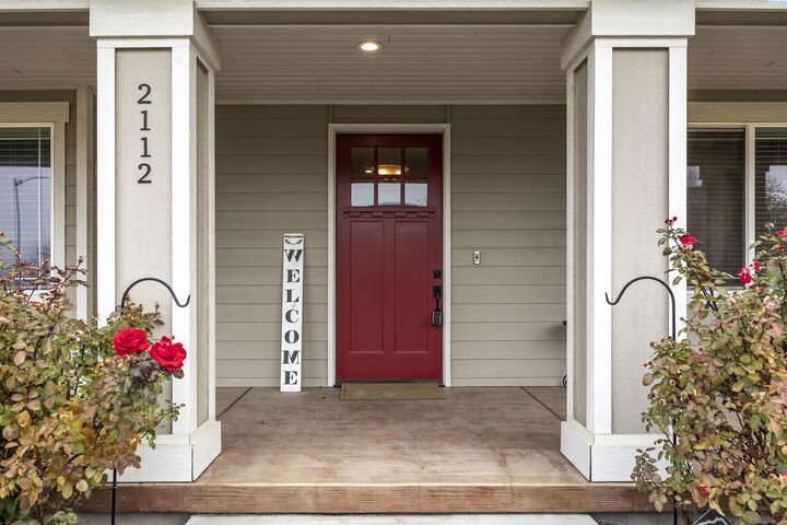 Property Photo:  2112 Meritage Ave  WA 99352 