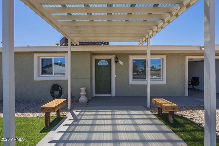 Property Photo:  148 N Glenview Drive  AZ 85213 