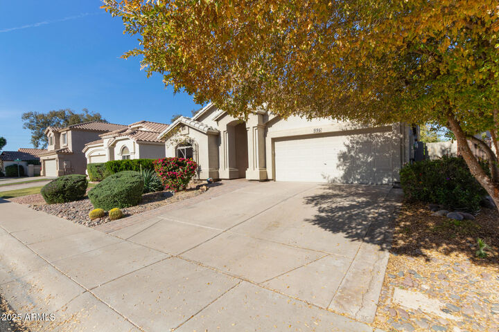 Property Photo:  996 E Princeton Avenue  AZ 85234 