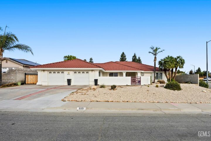 Property Photo: 6001 Friedson Court CA 93306