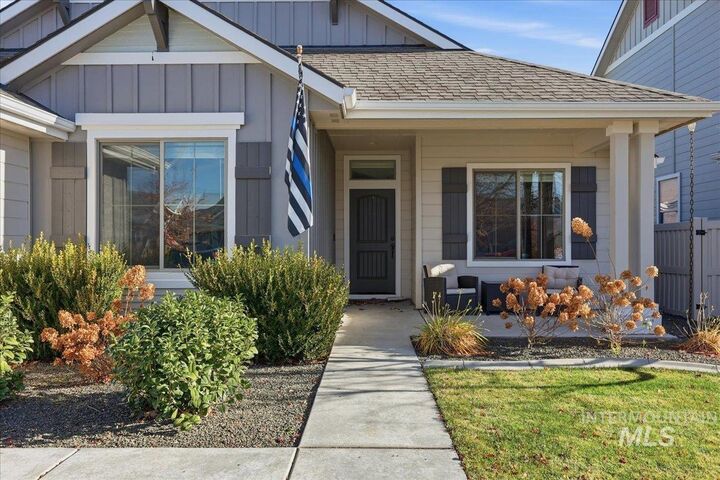 Property Photo:  9302 S Updale Ave  ID 83634-5423 