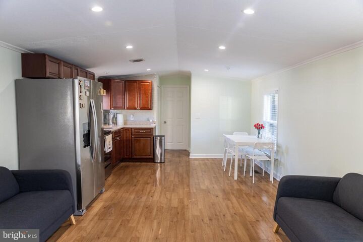 Property Photo:  2000 Grovewood  MD 20731 