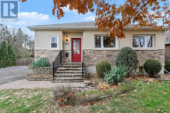 Property Photo: 868 Duberry Street ON K2A 3T3