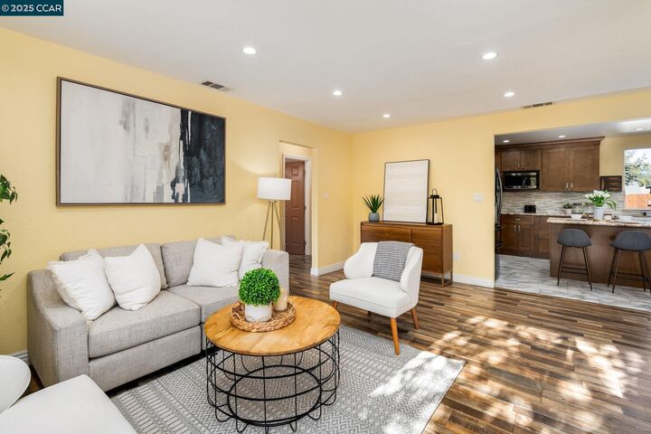 Property Photo: 2941 Crawford St CA 94518