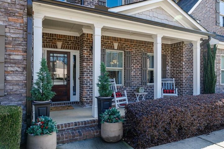 Property Photo:  5250 Wilshire Xing  GA 30040 