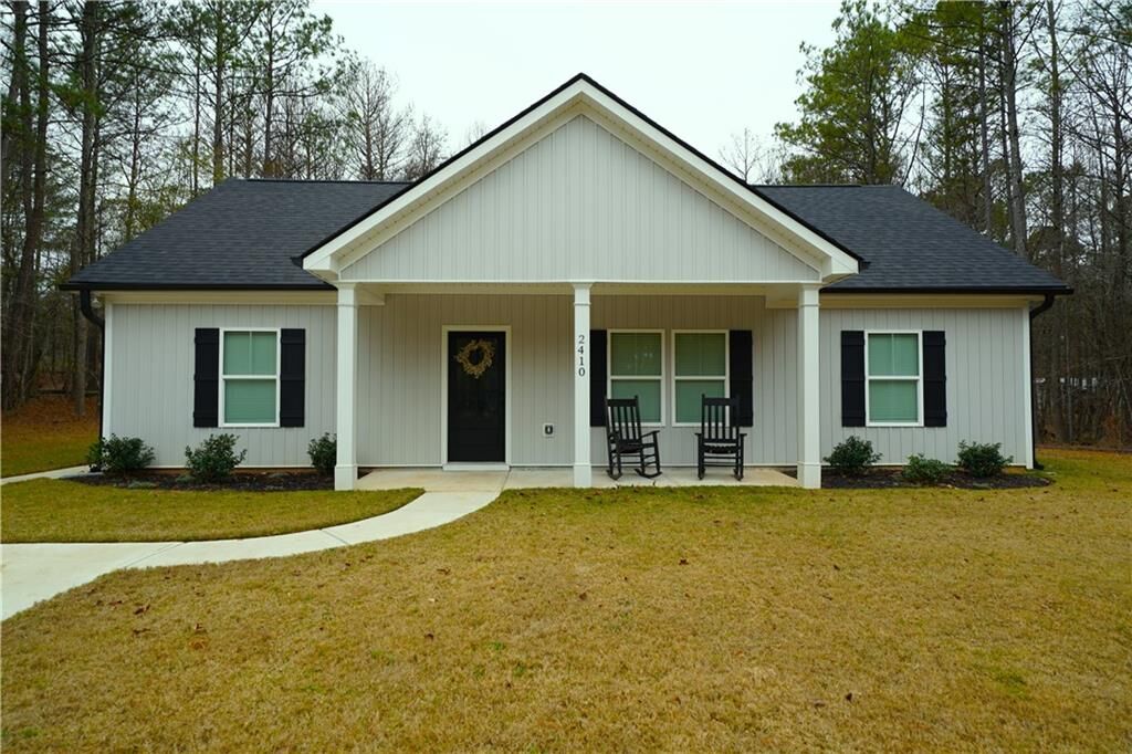 Property Photo:  2410 Mandeville Road  GA 30110 