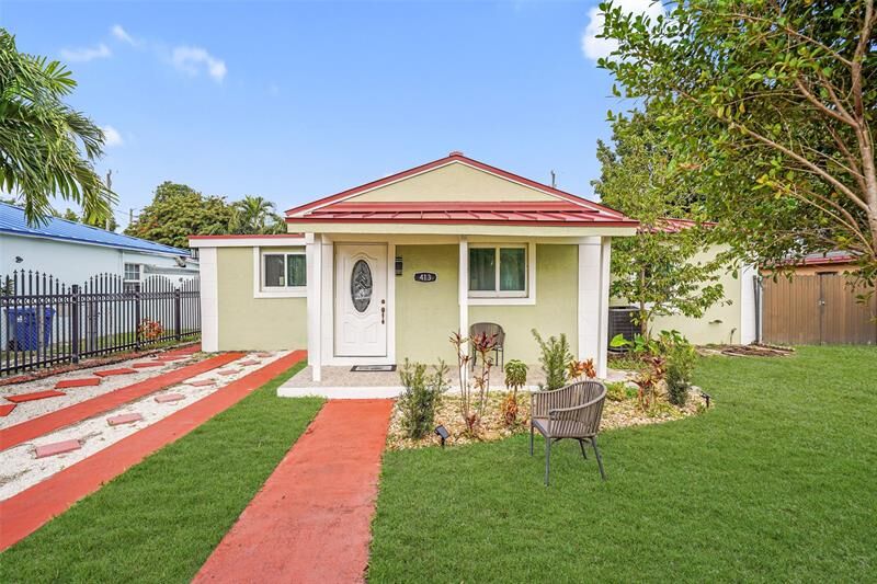 Property Photo: 413 NW 100th Ter FL 33150