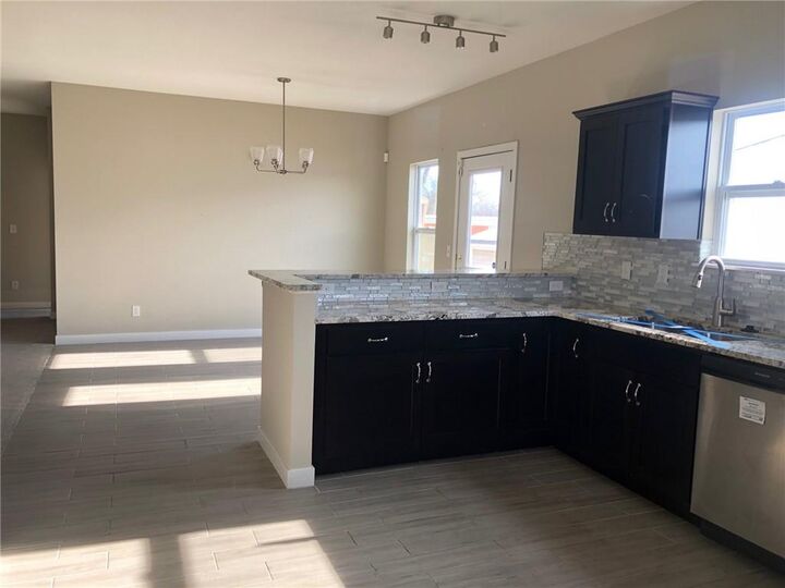 Property Photo: 4737 S Union Avenue MO 64055