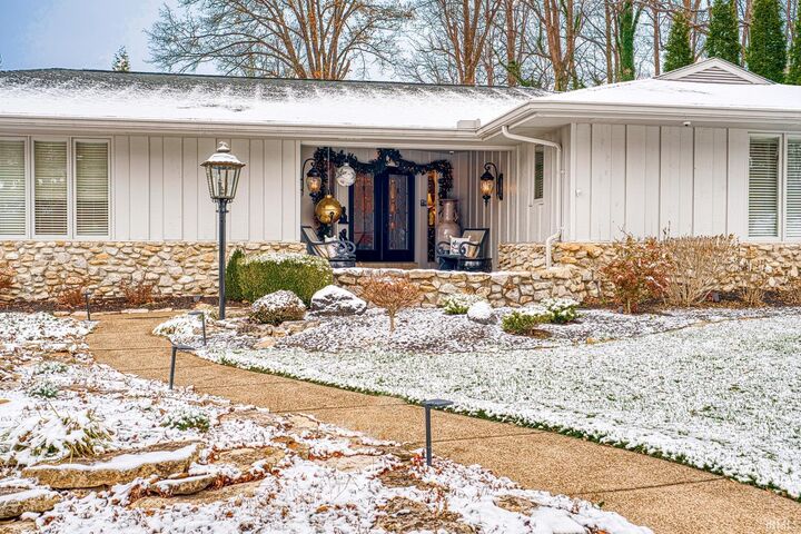 Property Photo:  300 Stonegate Road  IN 47711 