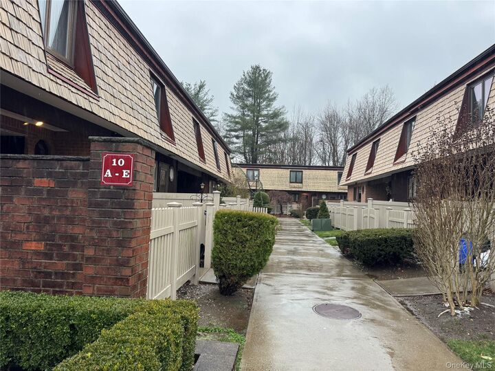 Property Photo:  10 Heritage Drive D  NY 10956 