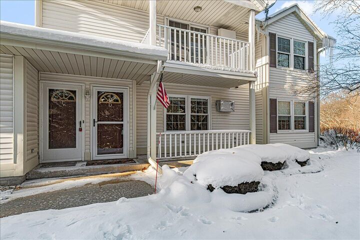 Property Photo:  831 Devonshire Ln D  WI 53090 