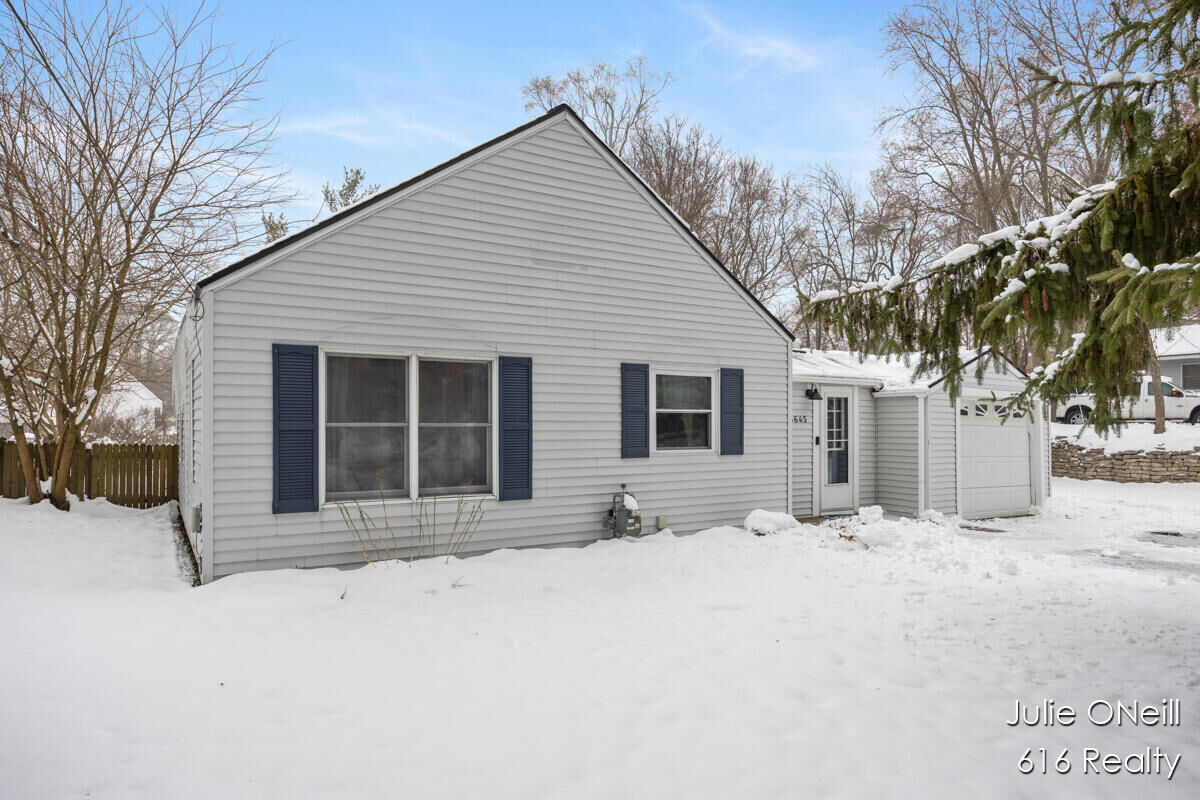 Property Photo:  3645 Benjamin Avenue NE  MI 49525 