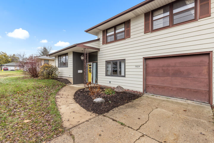 Property Photo: 3829 Dakota Lane IL 61108