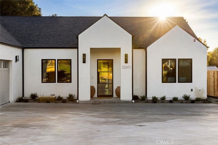 Property Photo:  5260 Windmill Wy  CA 93401 