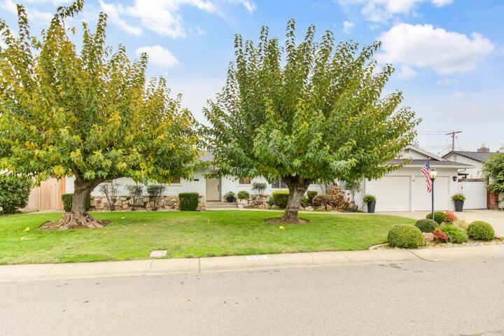 Property Photo: 342 Bella Vista Drive CA 95242