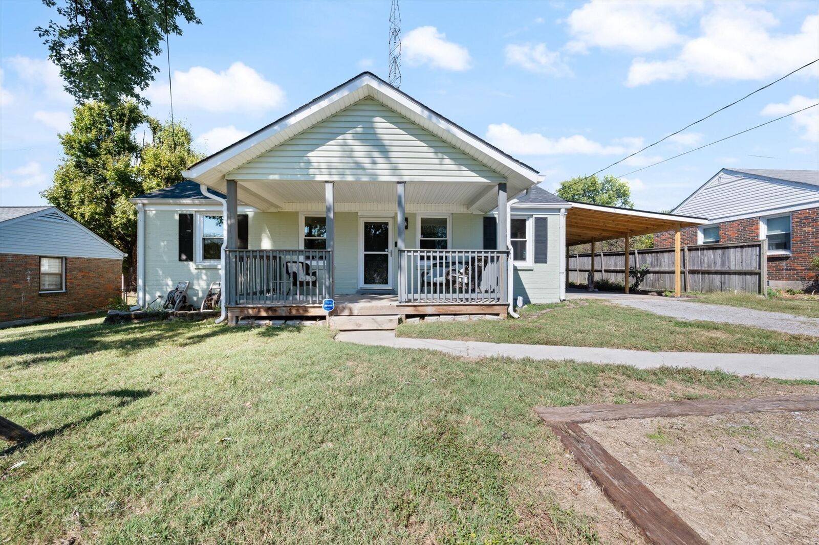 Property Photo: 3116 Cloverwood Dr TN 37214