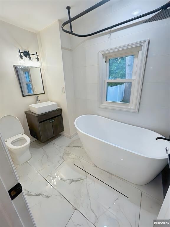 Property Photo:  659 Nassau Street 1  NJ 07050 