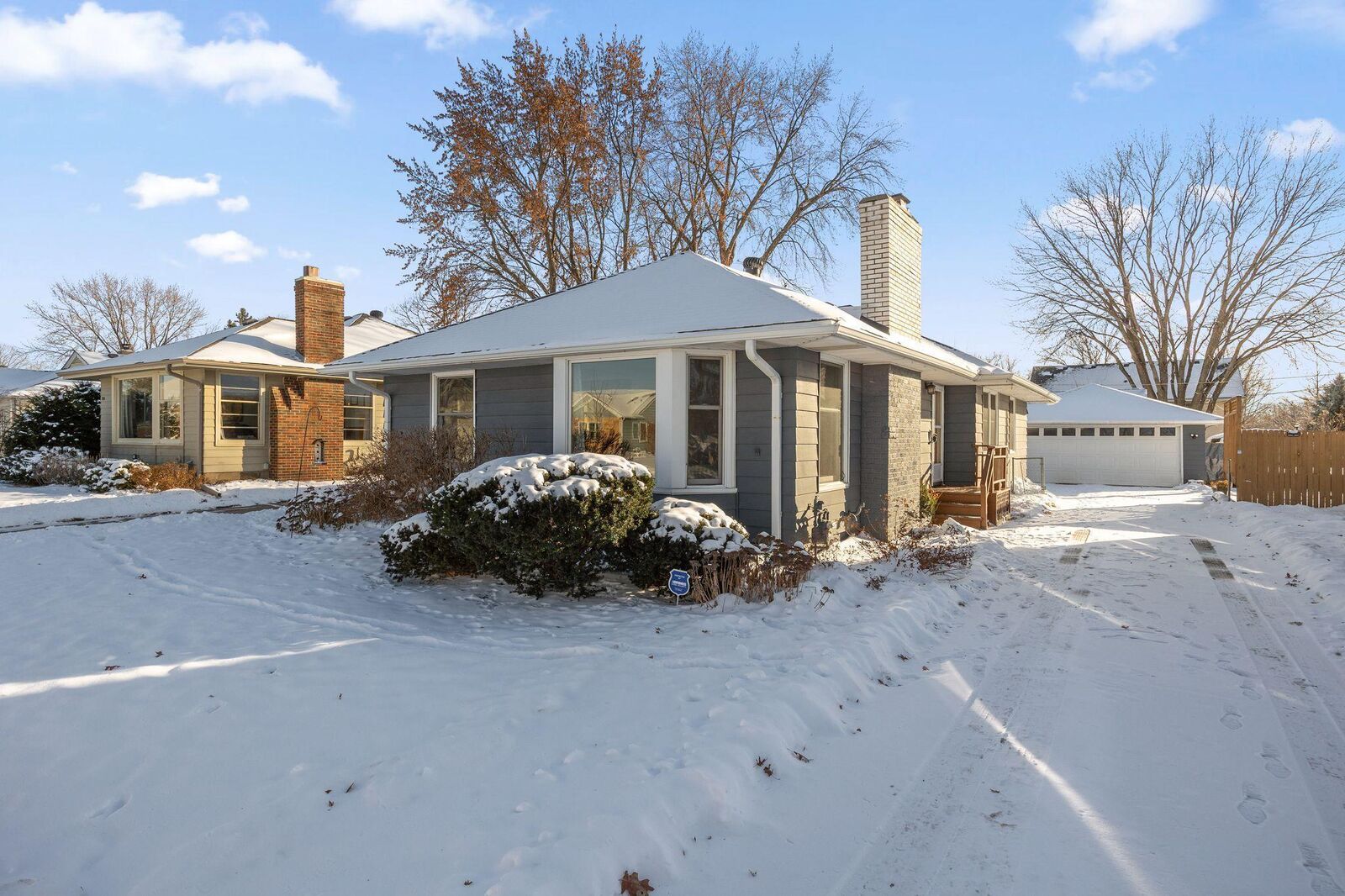 Property Photo:  804 Cottage Avenue W  MN 55117 