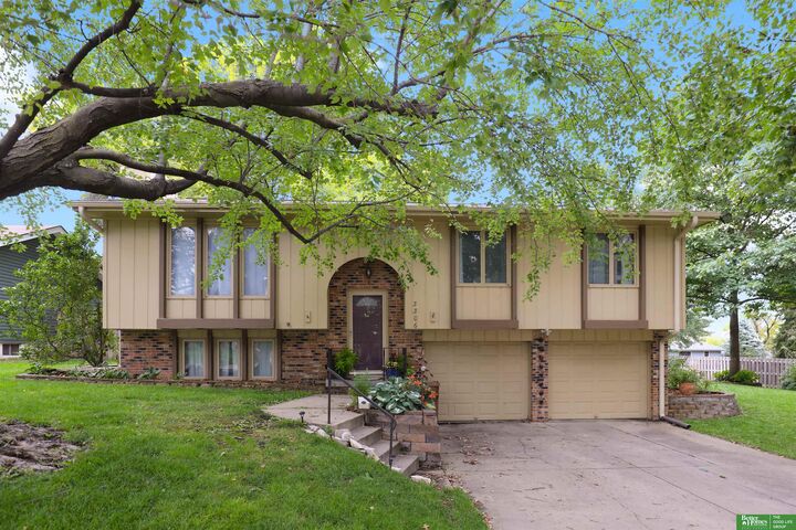 Property Photo:  3306 Lynnwood Drive  NE 68123 