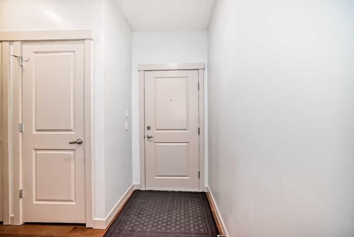 Property Photo:  4704 Stanley Road SW 103  AB T2S 2R2 