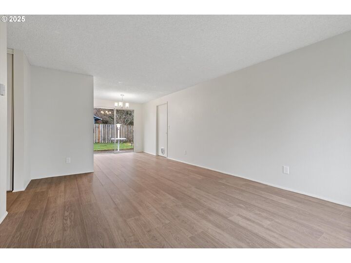 Property Photo: 3210 NE 2nd Ct OR 97030