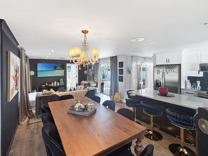 Property Photo:  100 SW 17th Street  FL 33060 