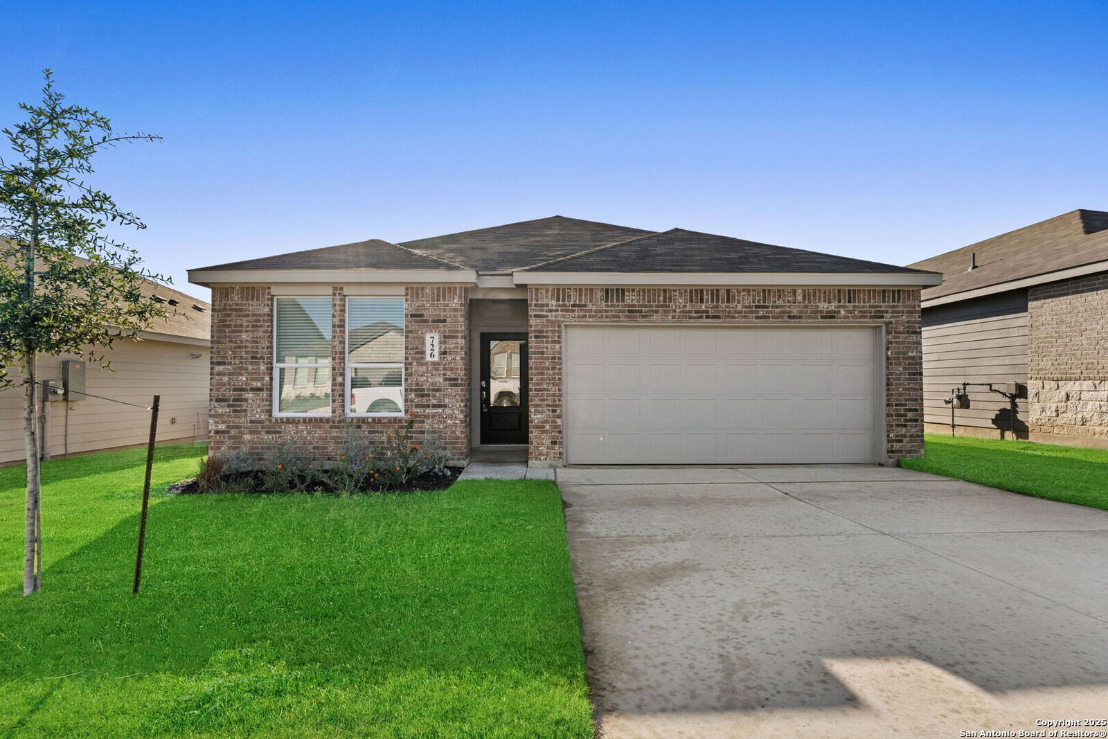 Property Photo:  726 Bee Ridge Pt  TX 78130 