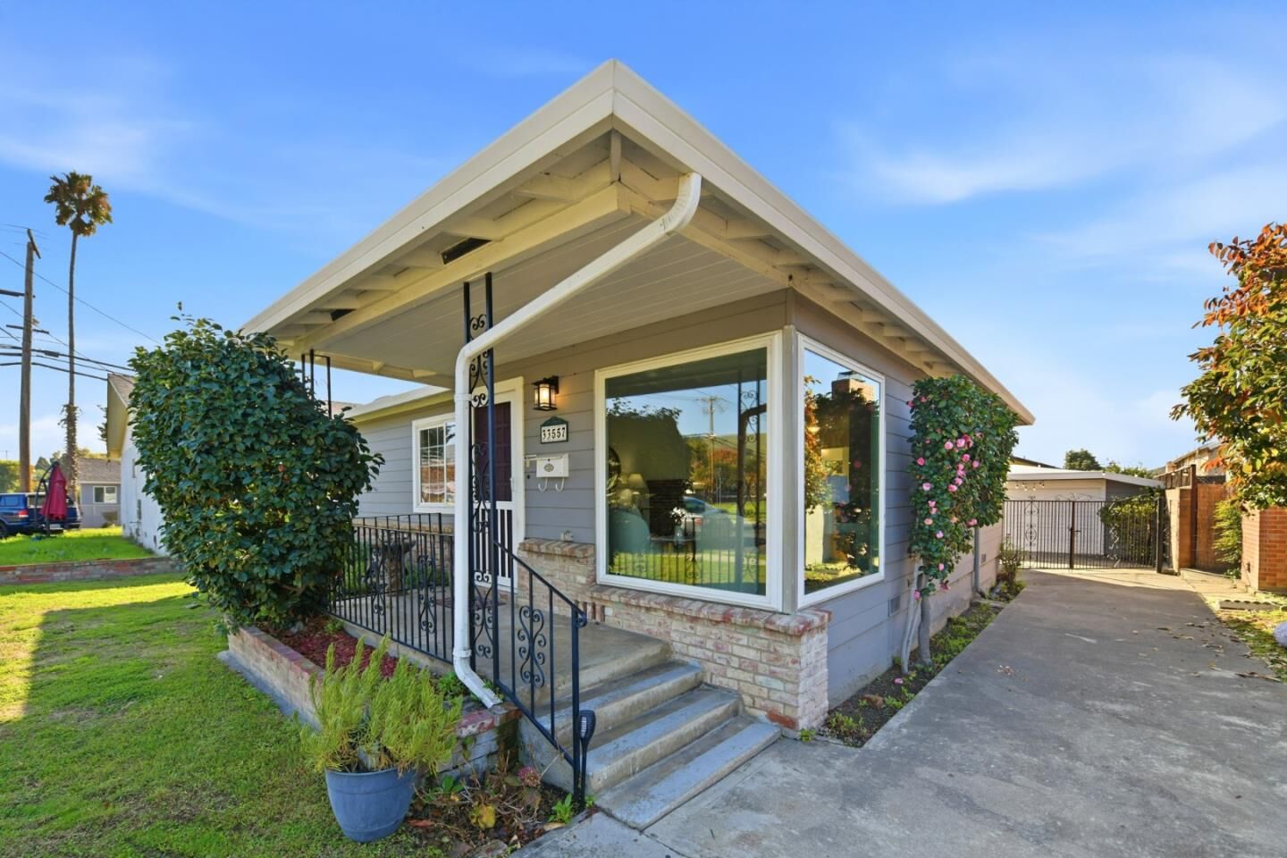 Property Photo:  33557 3rd Street  CA 94587 