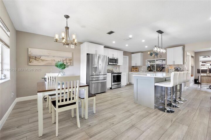 8831 NW 11th St  Pembroke Pines FL 33024 photo