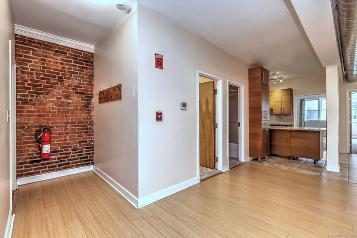 Property Photo:  844 Grand Avenue 2  CT 06511 