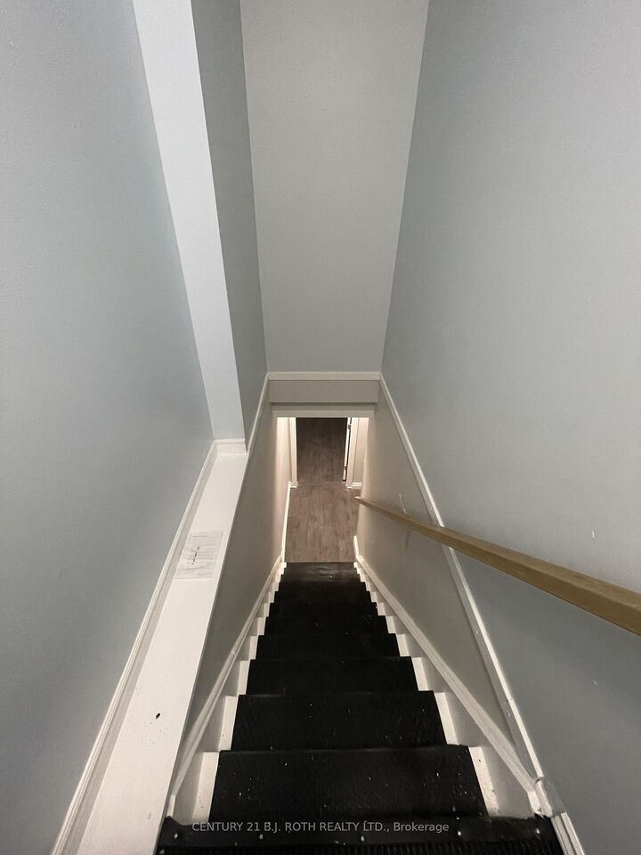 Photo de la propriété: 8 Daphne Crescent ON L4M 2Y8