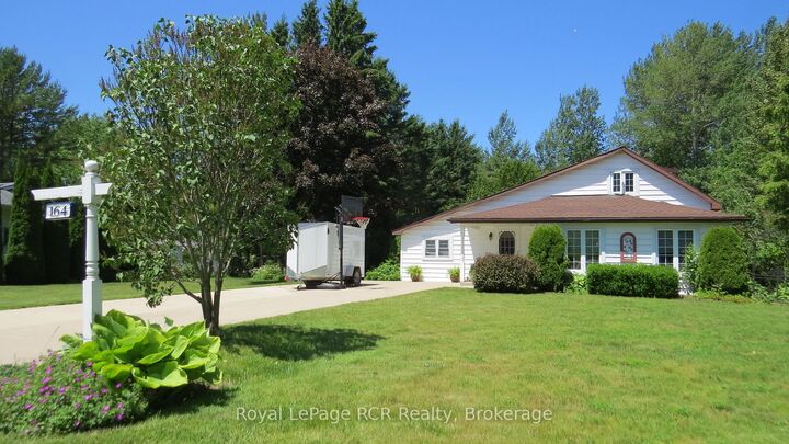 Property Photo:  164 Edward Street  ON N0H 2L0 
